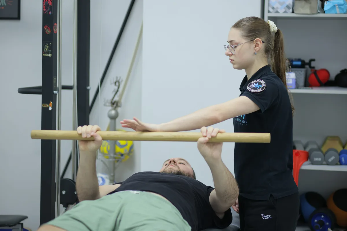 Реабілітація героя